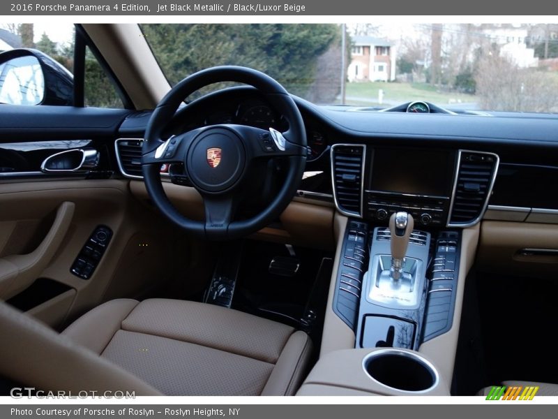 Jet Black Metallic / Black/Luxor Beige 2016 Porsche Panamera 4 Edition