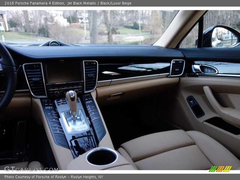 Jet Black Metallic / Black/Luxor Beige 2016 Porsche Panamera 4 Edition