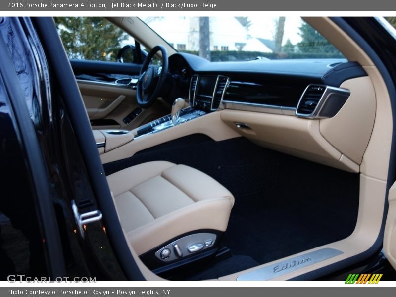 Jet Black Metallic / Black/Luxor Beige 2016 Porsche Panamera 4 Edition