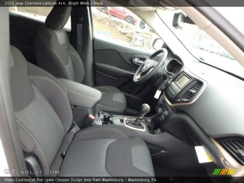 Bright White / Black 2016 Jeep Cherokee Latitude 4x4