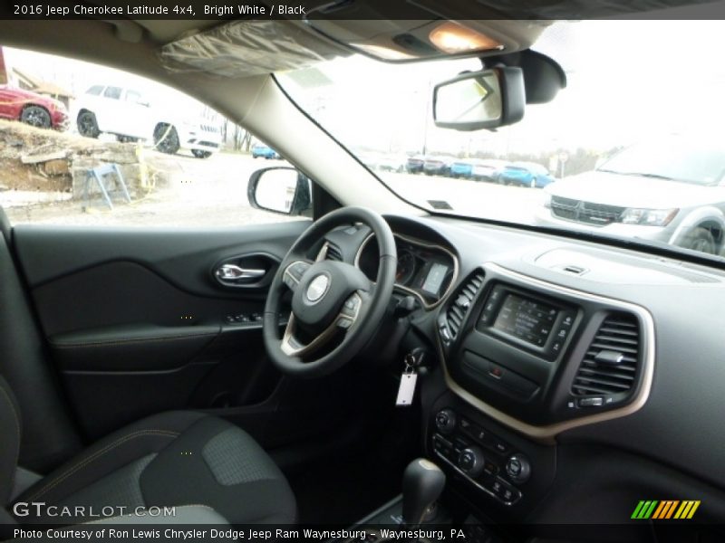 Bright White / Black 2016 Jeep Cherokee Latitude 4x4