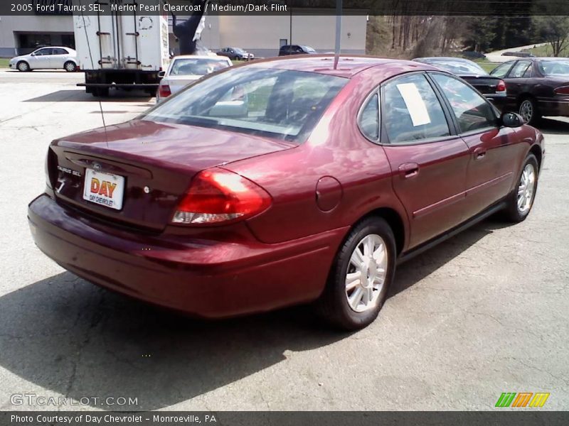 Merlot Pearl Clearcoat / Medium/Dark Flint 2005 Ford Taurus SEL