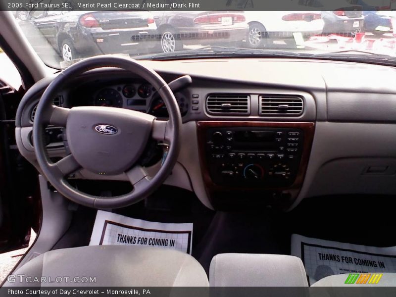 Merlot Pearl Clearcoat / Medium/Dark Flint 2005 Ford Taurus SEL