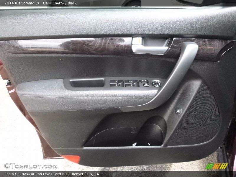 Dark Cherry / Black 2014 Kia Sorento LX