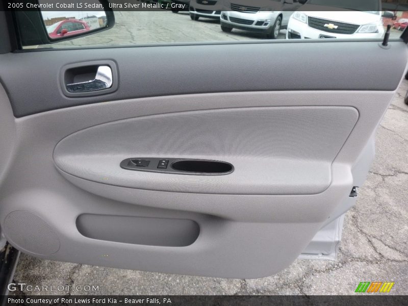 Ultra Silver Metallic / Gray 2005 Chevrolet Cobalt LS Sedan
