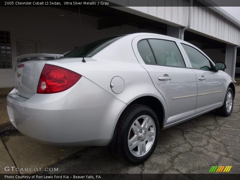 Ultra Silver Metallic / Gray 2005 Chevrolet Cobalt LS Sedan