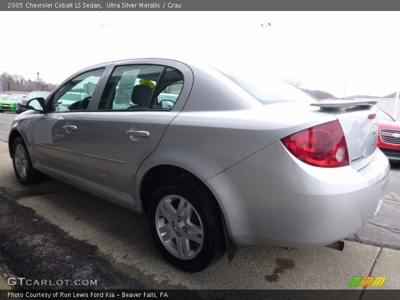 Ultra Silver Metallic / Gray 2005 Chevrolet Cobalt LS Sedan