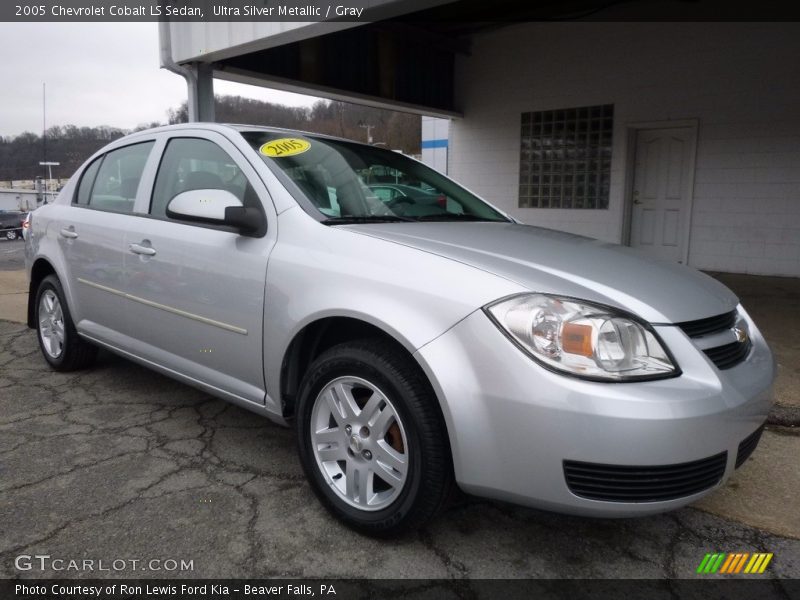 Ultra Silver Metallic / Gray 2005 Chevrolet Cobalt LS Sedan