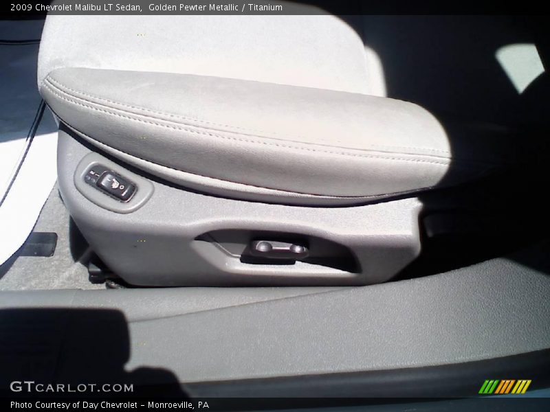 Golden Pewter Metallic / Titanium 2009 Chevrolet Malibu LT Sedan