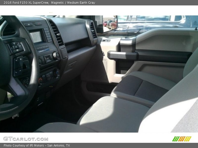Magnetic / Medium Earth Gray 2016 Ford F150 XL SuperCrew