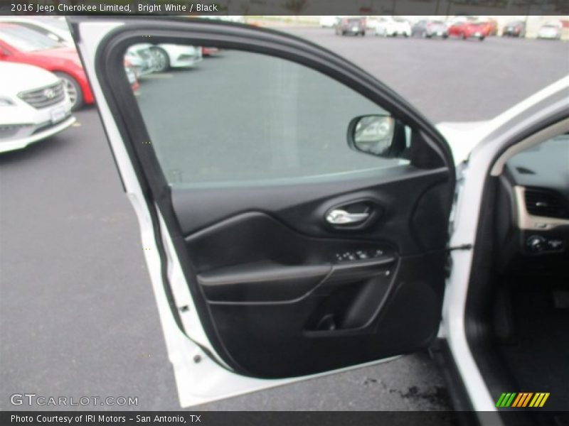 Bright White / Black 2016 Jeep Cherokee Limited