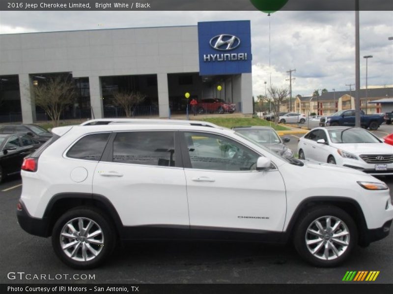 Bright White / Black 2016 Jeep Cherokee Limited