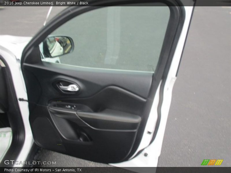 Bright White / Black 2016 Jeep Cherokee Limited