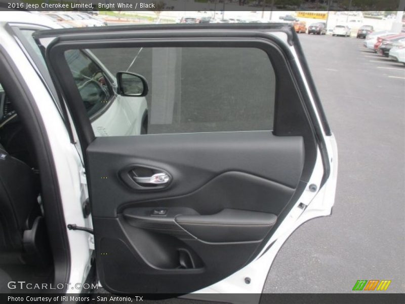 Bright White / Black 2016 Jeep Cherokee Limited