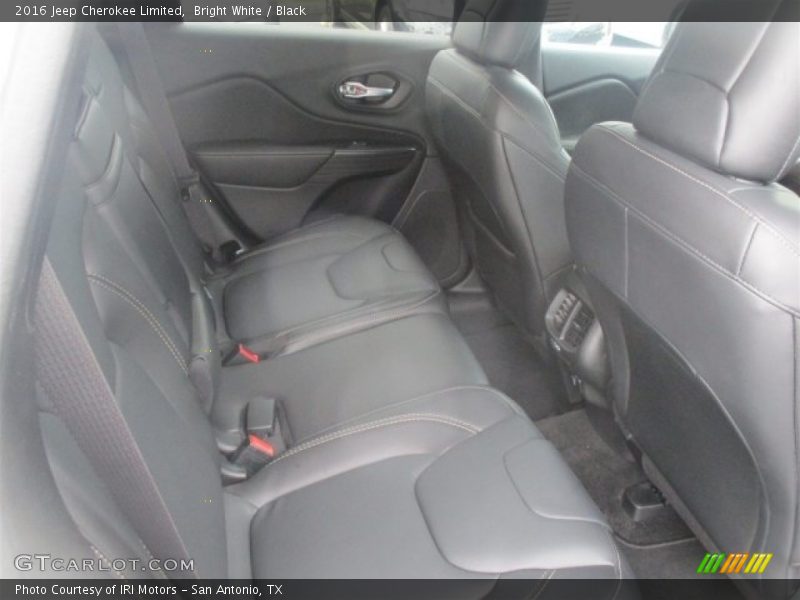 Bright White / Black 2016 Jeep Cherokee Limited
