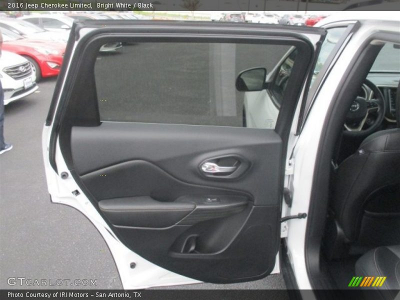 Bright White / Black 2016 Jeep Cherokee Limited