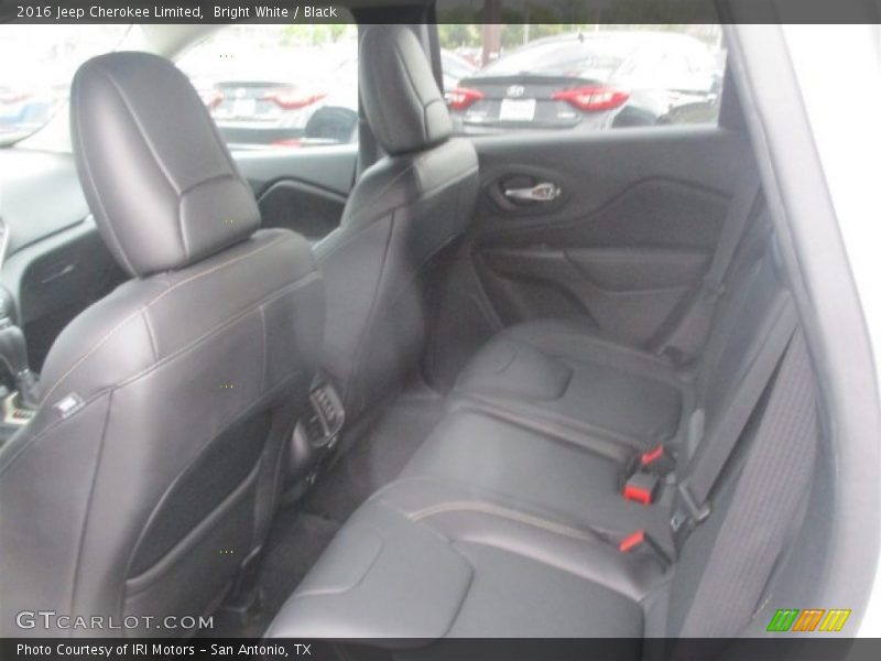 Bright White / Black 2016 Jeep Cherokee Limited