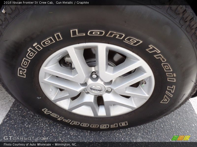 Gun Metallic / Graphite 2016 Nissan Frontier SV Crew Cab