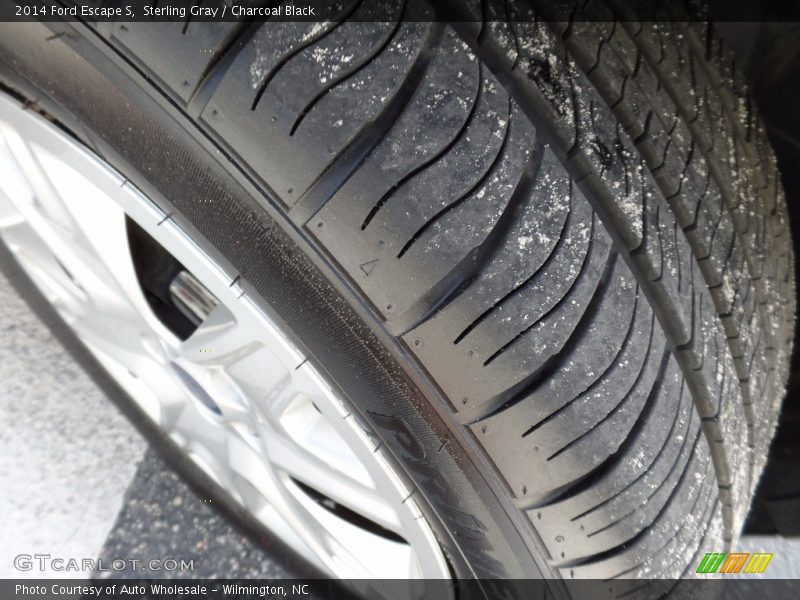 Sterling Gray / Charcoal Black 2014 Ford Escape S