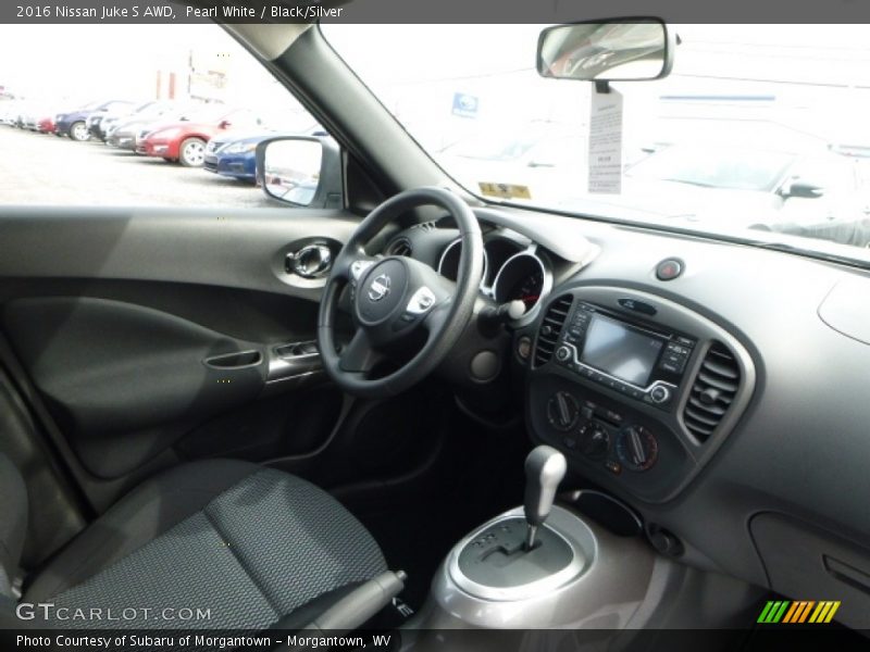 Pearl White / Black/Silver 2016 Nissan Juke S AWD