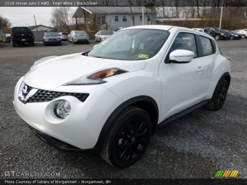 Pearl White / Black/Silver 2016 Nissan Juke S AWD