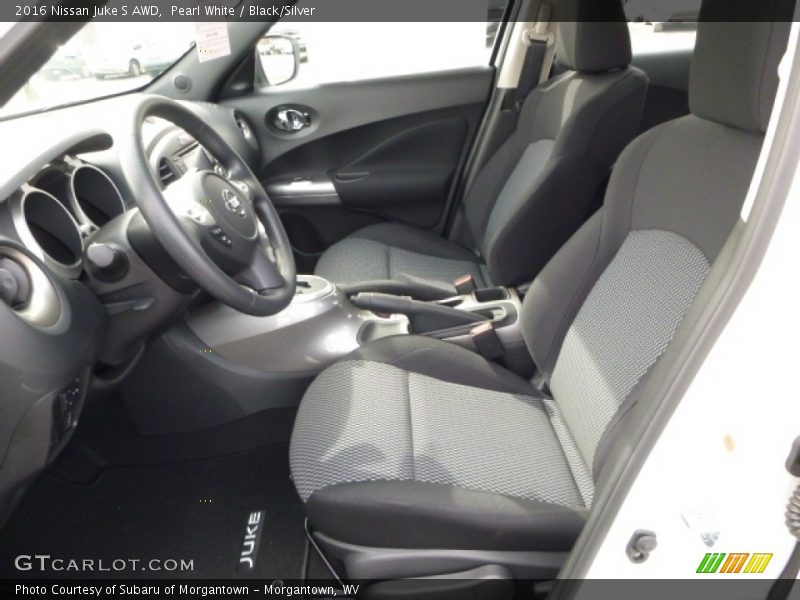 Pearl White / Black/Silver 2016 Nissan Juke S AWD