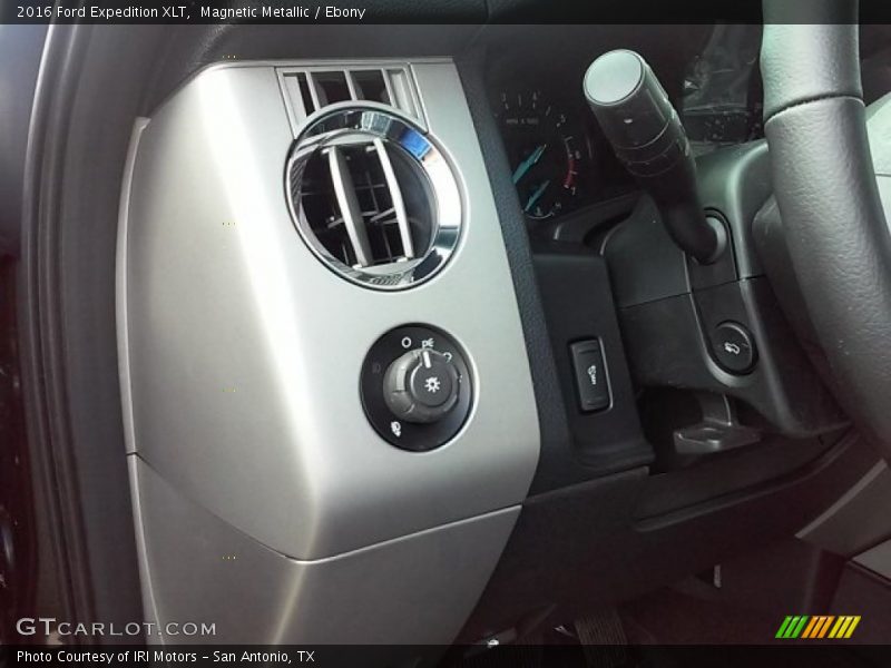 Magnetic Metallic / Ebony 2016 Ford Expedition XLT