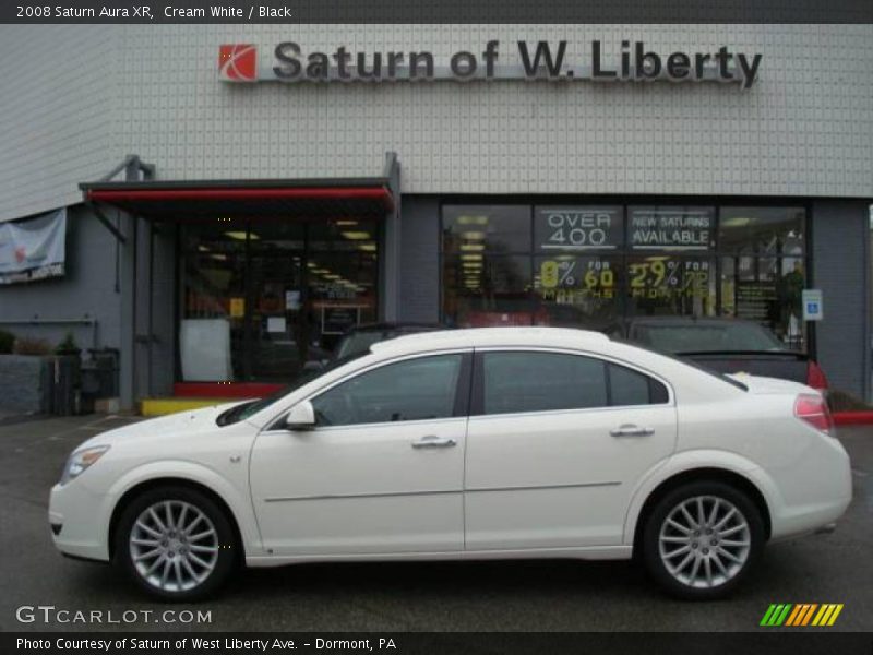 Cream White / Black 2008 Saturn Aura XR