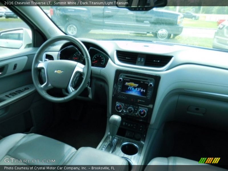 Summit White / Dark Titanium/Light Titanium 2016 Chevrolet Traverse LT