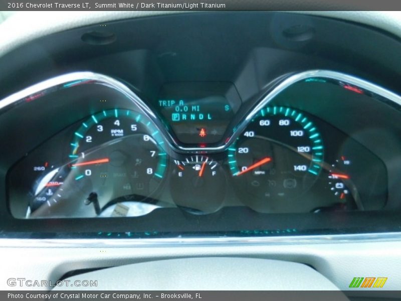 Summit White / Dark Titanium/Light Titanium 2016 Chevrolet Traverse LT