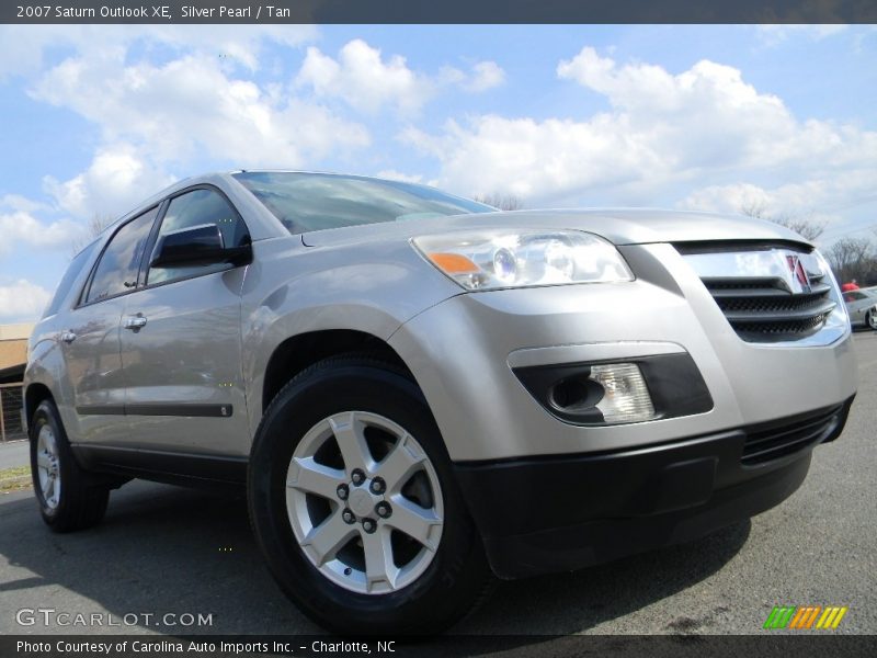 Silver Pearl / Tan 2007 Saturn Outlook XE