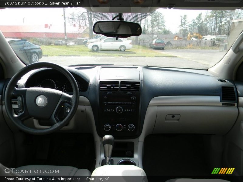 Silver Pearl / Tan 2007 Saturn Outlook XE