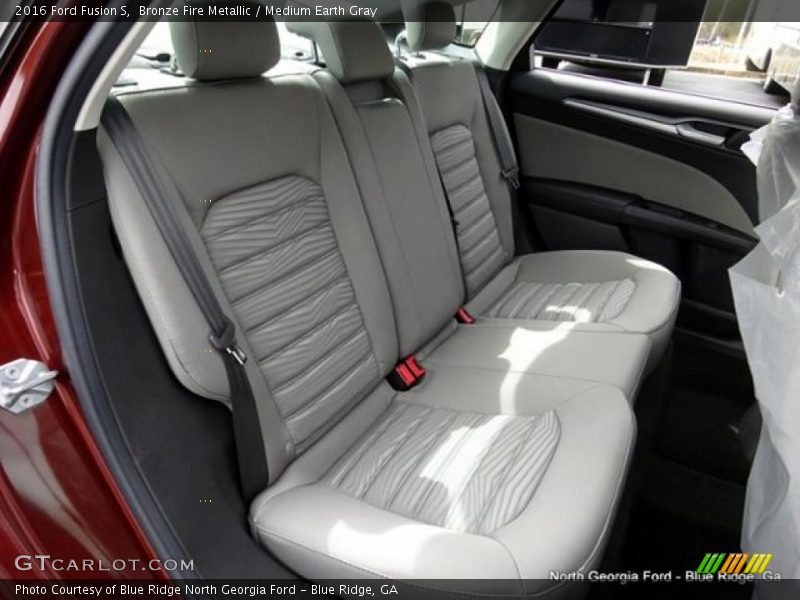 Bronze Fire Metallic / Medium Earth Gray 2016 Ford Fusion S