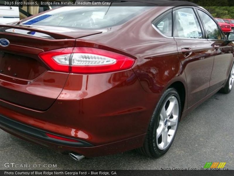 Bronze Fire Metallic / Medium Earth Gray 2016 Ford Fusion S