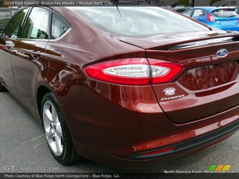 Bronze Fire Metallic / Medium Earth Gray 2016 Ford Fusion S