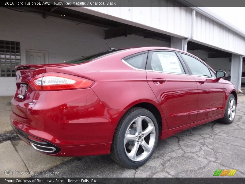 Ruby Red Metallic / Charcoal Black 2016 Ford Fusion SE AWD
