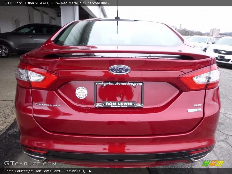 Ruby Red Metallic / Charcoal Black 2016 Ford Fusion SE AWD