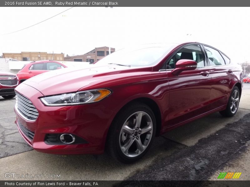 Ruby Red Metallic / Charcoal Black 2016 Ford Fusion SE AWD
