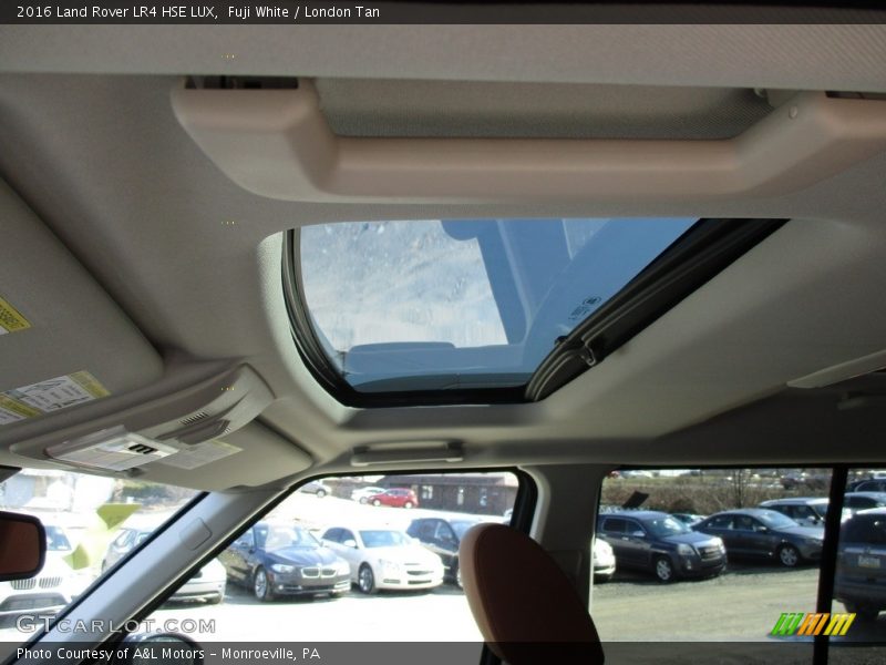 Fuji White / London Tan 2016 Land Rover LR4 HSE LUX