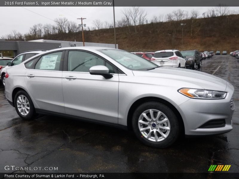 Ingot Silver Metallic / Medium Earth Gray 2016 Ford Fusion S