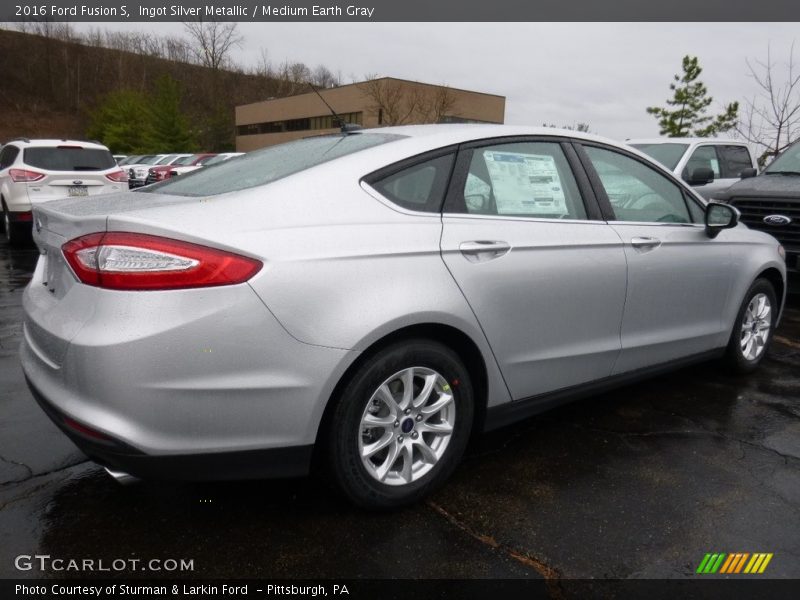 Ingot Silver Metallic / Medium Earth Gray 2016 Ford Fusion S