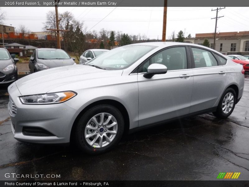 Ingot Silver Metallic / Medium Earth Gray 2016 Ford Fusion S