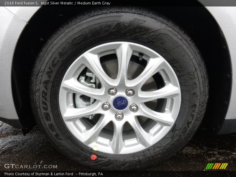 Ingot Silver Metallic / Medium Earth Gray 2016 Ford Fusion S