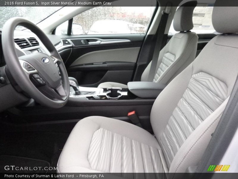 Ingot Silver Metallic / Medium Earth Gray 2016 Ford Fusion S