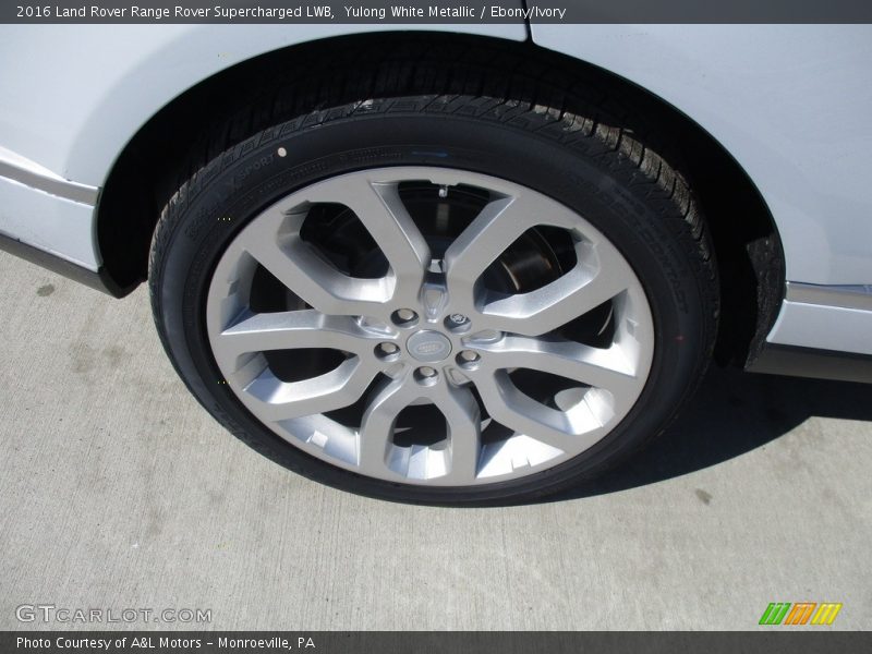 Yulong White Metallic / Ebony/Ivory 2016 Land Rover Range Rover Supercharged LWB