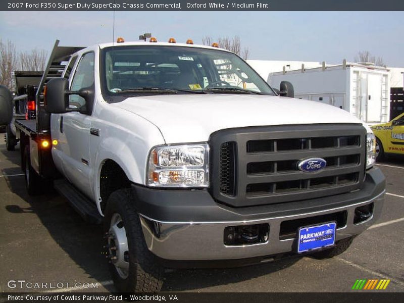 Oxford White / Medium Flint 2007 Ford F350 Super Duty SuperCab Chassis Commercial
