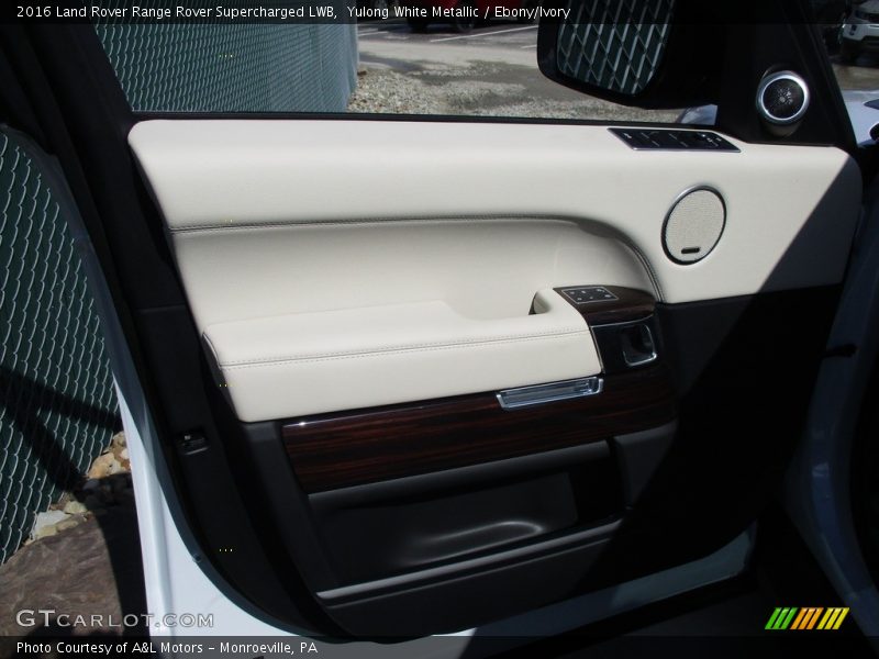 Yulong White Metallic / Ebony/Ivory 2016 Land Rover Range Rover Supercharged LWB
