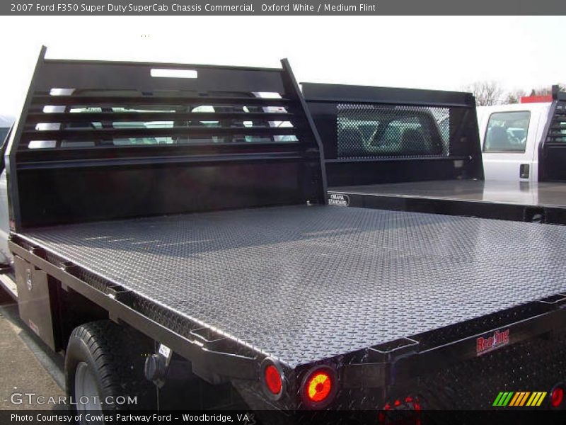 Oxford White / Medium Flint 2007 Ford F350 Super Duty SuperCab Chassis Commercial