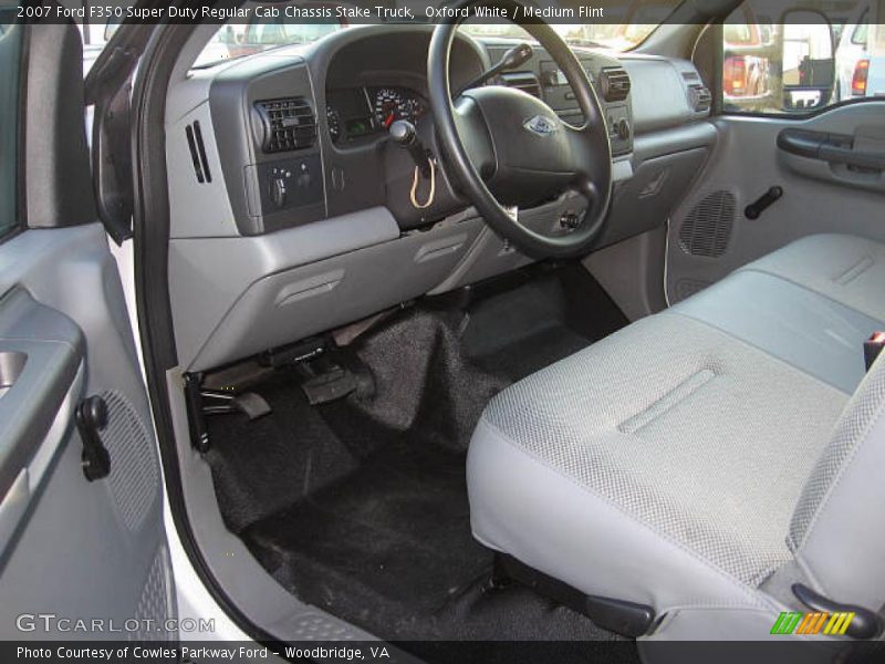 Oxford White / Medium Flint 2007 Ford F350 Super Duty Regular Cab Chassis Stake Truck