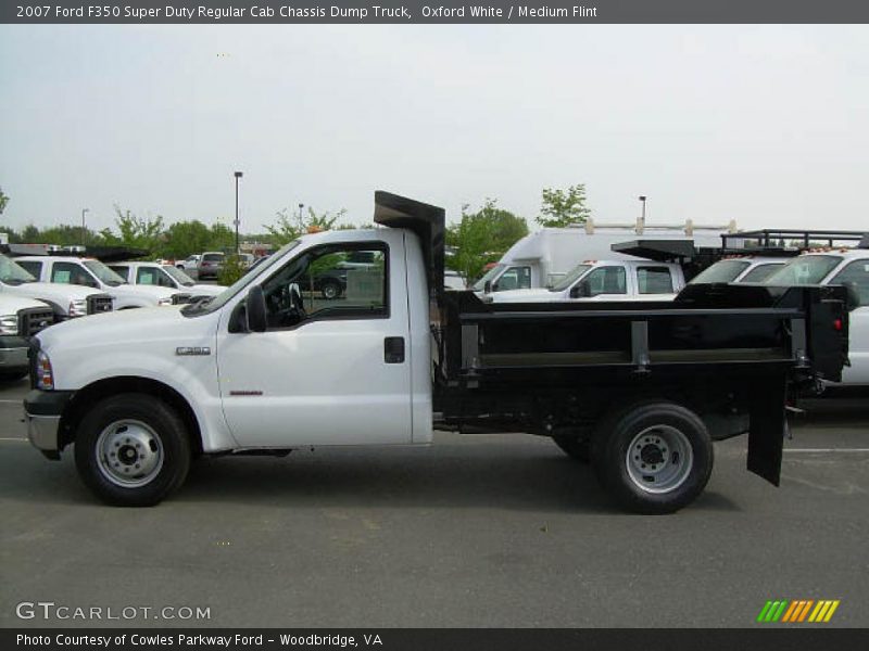 Oxford White / Medium Flint 2007 Ford F350 Super Duty Regular Cab Chassis Dump Truck